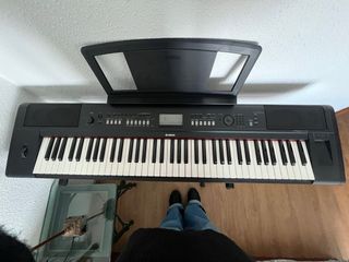Teclado Yamaha Piaggero NP-V80 + Soporte + Pedal