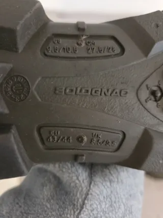 Botas de agua verde oliva. Marca BOLOGNAC.Decathon