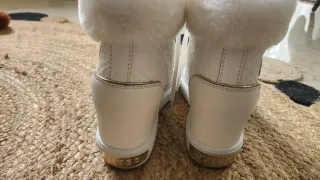 Botines Guess Piel Blanco y Dorado