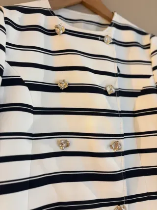 Chaqueta blazer manga corta rayas azul blanca Zara