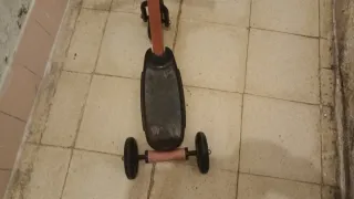 Patinete 3 Ruedas Infantil  6 € a la unidad.