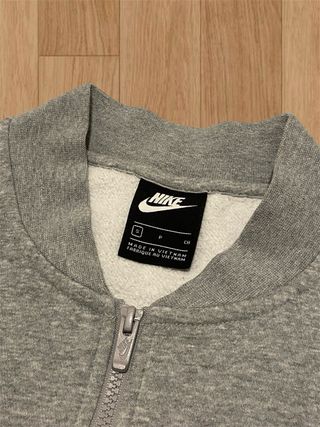 Chaqueta Nike Vintage 00s Gris Retro Streetwear