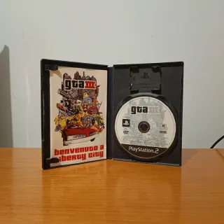 Grand Theft Auto III – PlayStation 2 Platinum