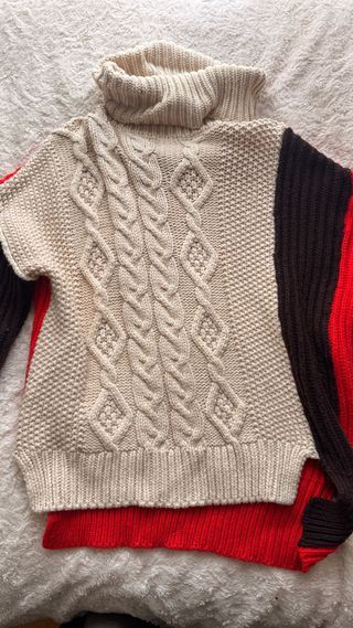 Jersey de punto grueso con cuello alto