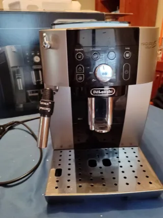 Cafetera Delonghi ECAM250.23