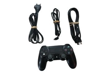 CONSOLA PS4 SLIM 1TB CON MANDO Y CABLES