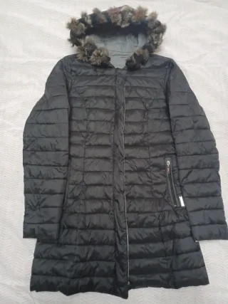 Piumino leggero con cappuccio