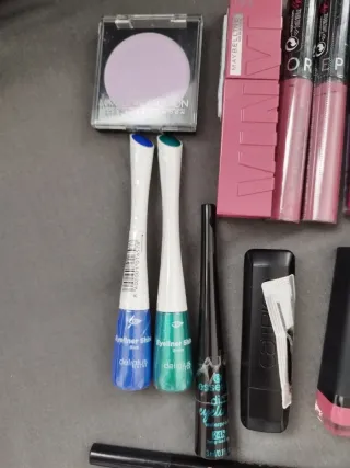 Lote cosméticos 38 piezas. varias marcas