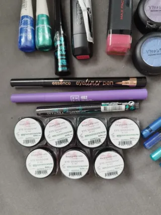 Lote cosméticos 38 piezas. varias marcas