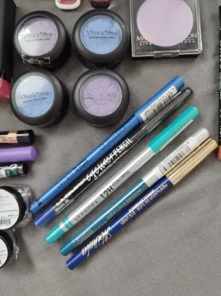 Lote cosméticos 38 piezas. varias marcas