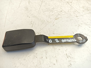 ENGANCHE CINTURON DELANTERO DERECHO NISSAN TERRAN