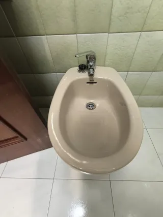 Inodoro, bide, lavabo, espejo ROCA