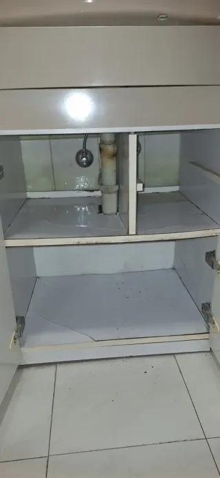 Inodoro, bide, lavabo, espejo ROCA