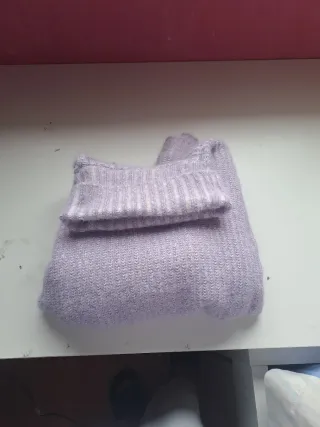 Jersey morado cuello alto talla S Primark