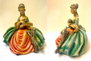 Bambolina vintage con cani