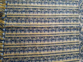 Pashina estampado beige y marrón de paisley.