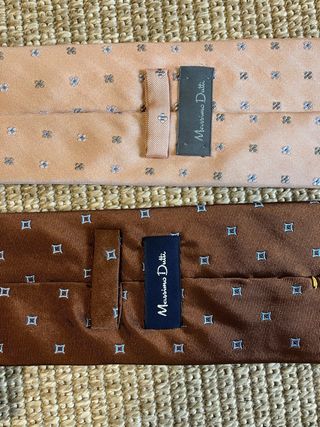 Dos corbatas Massimo Dutti