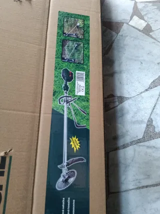 Tagliaerba a doppia batteria