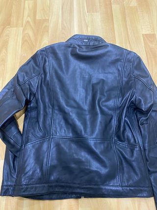 Chaqueta de cuero negra