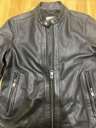 Chaqueta de cuero negra