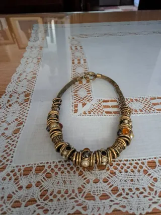 Collar dorado cordón labrado y eslabones con piedr