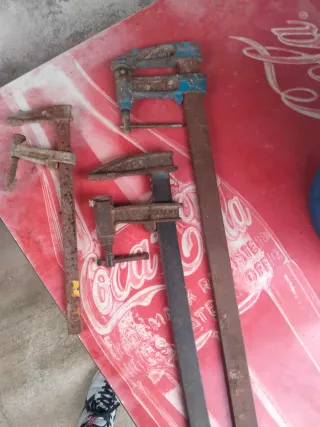 Sargentos y llave de filtros