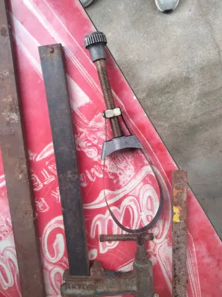 Sargentos y llave de filtros