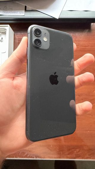 iPhone 11 64 GB Negro con auriculares nuevos