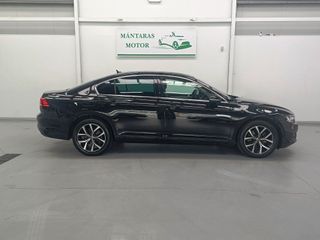 Volkswagen Passat 2022 Executive 2.0 TDi 150cv