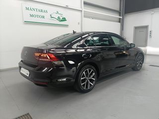 Volkswagen Passat 2022 Executive 2.0 TDi 150cv
