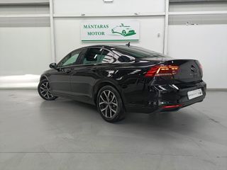 Volkswagen Passat 2022 Executive 2.0 TDi 150cv
