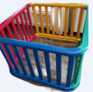 Parque de juegos infantil de plástico