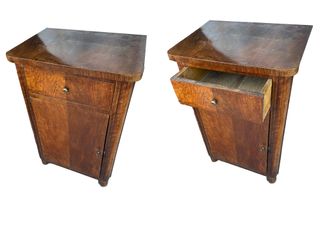 Comodino antico in legno