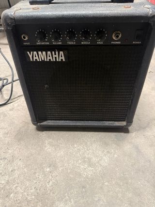 Amplificador Guitarra Yamaha HY-10G III