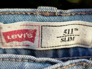 Jeans corti Levi's per bambini. Taglia 5 anni