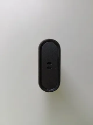 Cargador portátil Charmast con linterna.