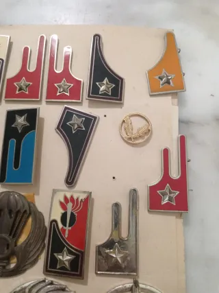 Lotto Militaria Esercito Italiano - Distintivi