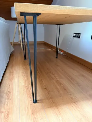 Mesa madera y patas metálicas