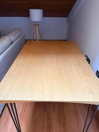 Mesa madera y patas metálicas