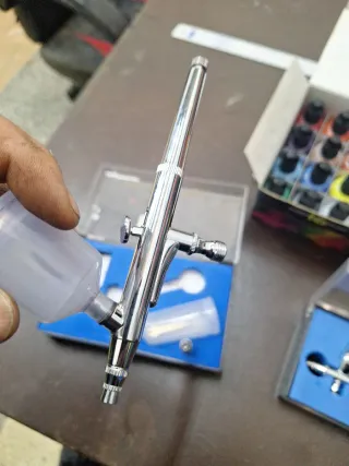 2 Pistolas Aerógrafo con Recipientes