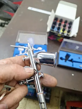 2 Pistolas Aerógrafo con Recipientes