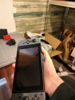 Nintendo Switch Grigio + Accessori e Gioco