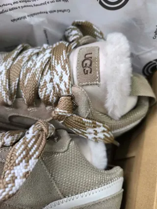 Zapatos UGG Beige Mujer