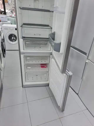 ◇Nevera Marca Edesa 185,M Combi◇