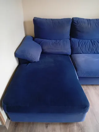 Sofá chaiselongue azul de tela