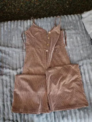 Mono largo de tirantes con rayas