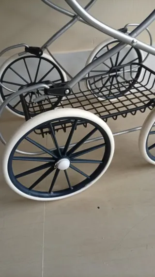 Juguete- Carrito de muñecas azul marino y hueso