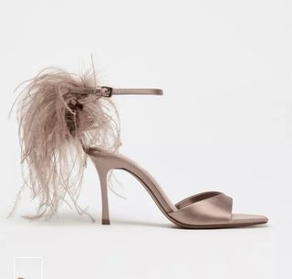 Sandalias tacón plumas fantasía rosa beige Zara