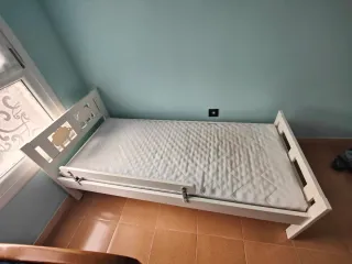 Cama infantil blanca IKEA