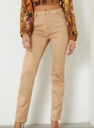 Pantalón Guess recto camel ante sintético Kelly